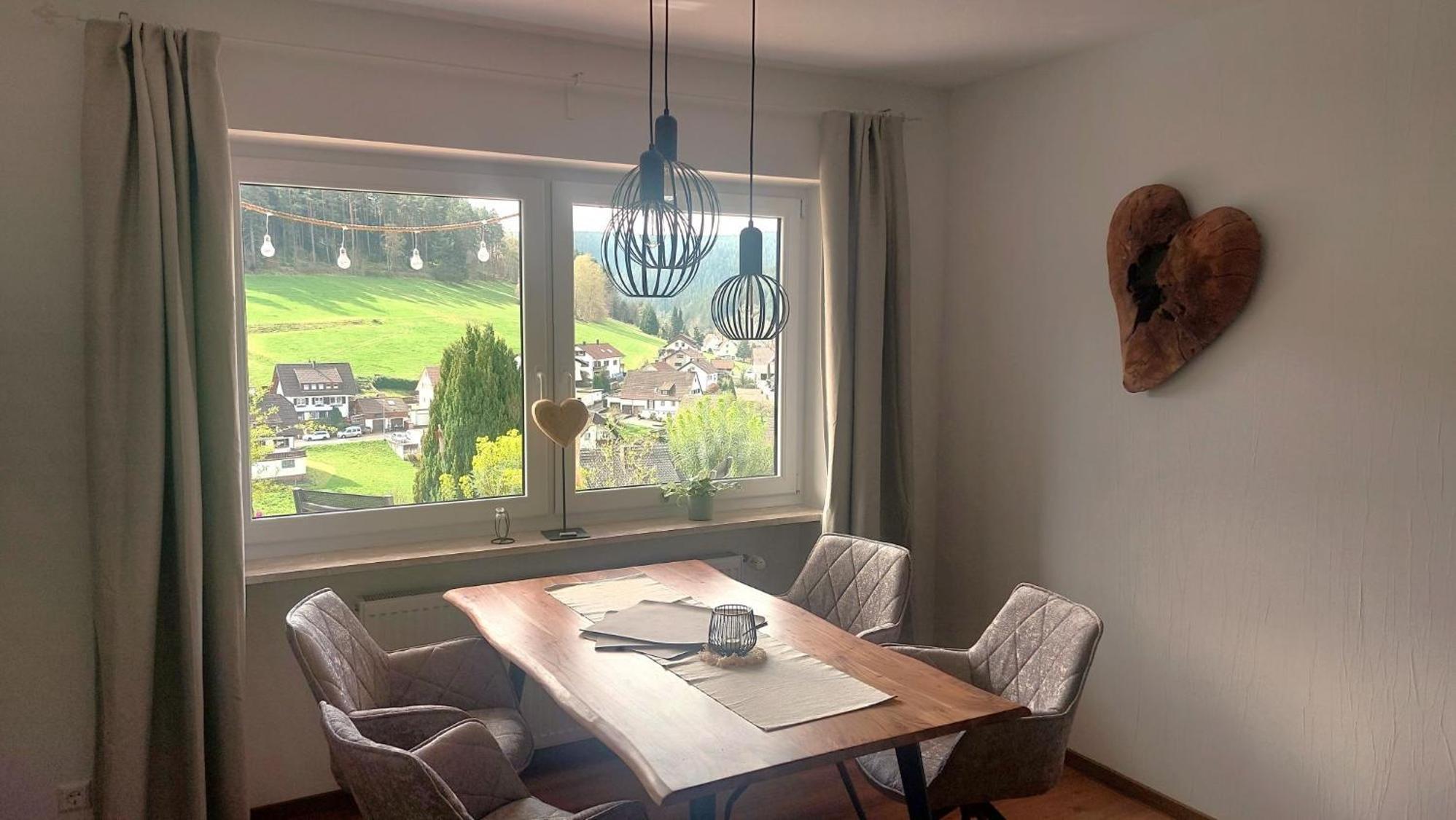 Schoene Zeiten Ferienwohnung, 80Qm Baiersbronn Esterno foto